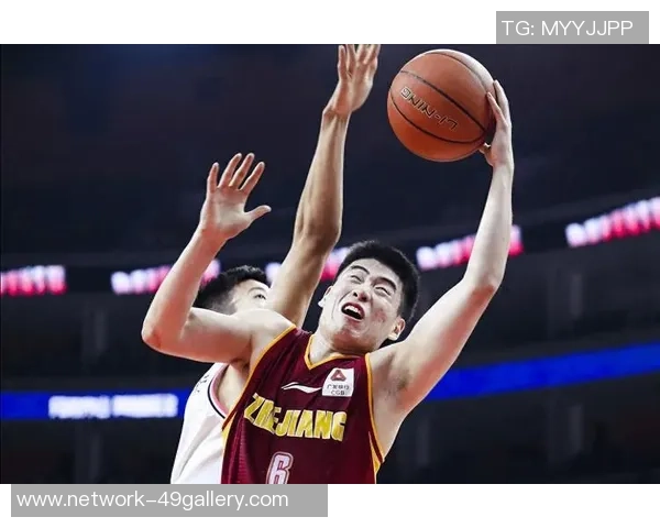 张镇麟的篮球之路:从青涩少年到CBA明星的成长历程与奋斗故事 张镇麟的篮球之路:从青涩少年到CBA明星的成长历程与奋斗故事